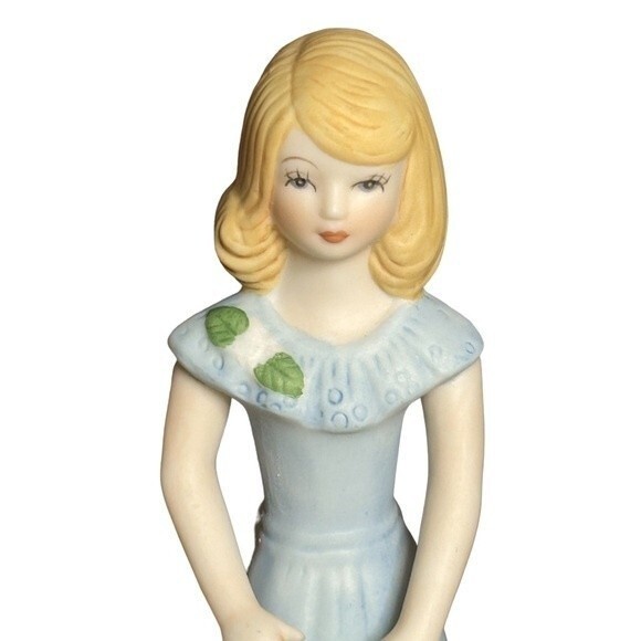 Enesco Growing Up Girls Classic Porcelain Figurine Blonde Birthday Age 14 or 4 - Picture 7 of 13